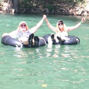 Meet your Posher, Caroline